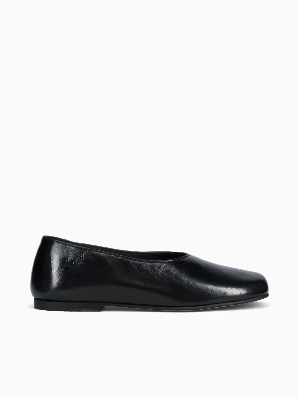 Weekend Discounts Worth Grabbing Edie Black Leather